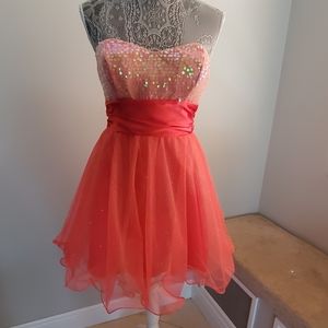 Junior strapless dress
